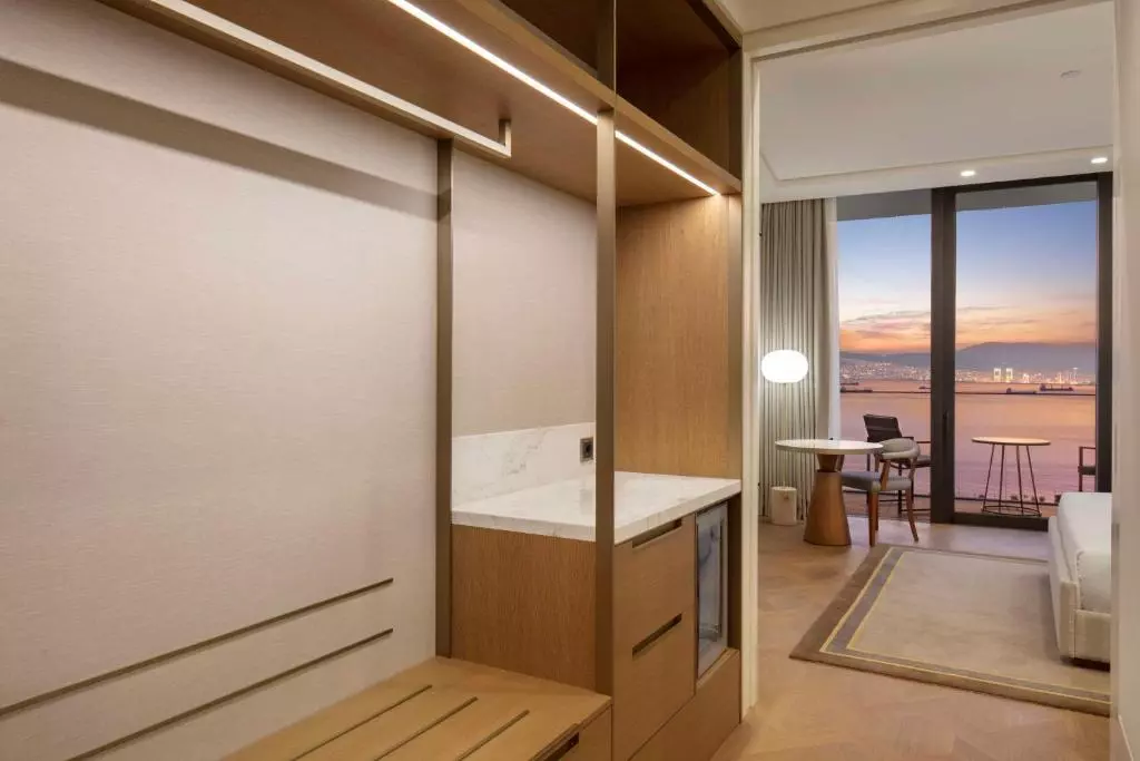 حیات ریجنسی ازمیر ایستینه پارک